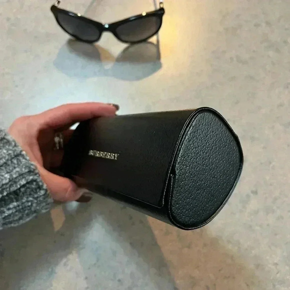 Authentic BURBERRY SUNGLASSES Burberry Black Cat Eye Sunglasses and hard case - Picture 8 of 10